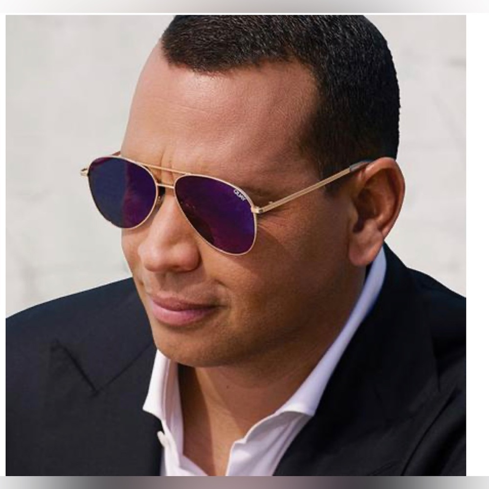 - Quay Australia STILL STANDING Aviator Sunglasses gold /blue
